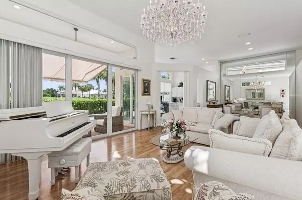 Palm Beach Gardens, FL 33418,119 Coral Cay DR