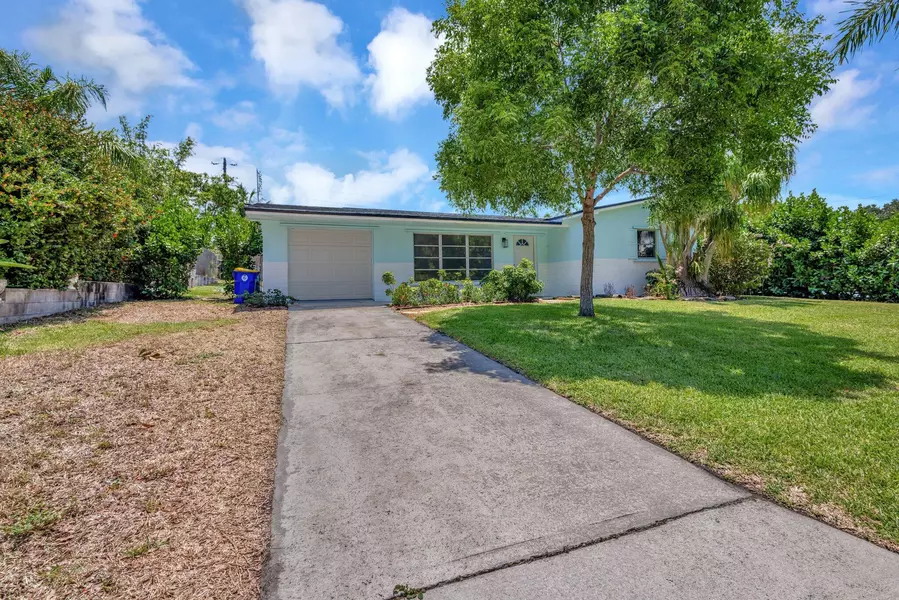 3837 NE Melba DR, Jensen Beach, FL 34957