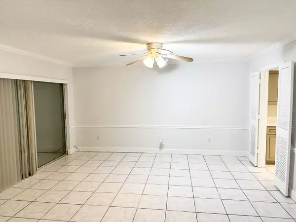 Lauderhill, FL 33319,4010 Inverrary DR A7