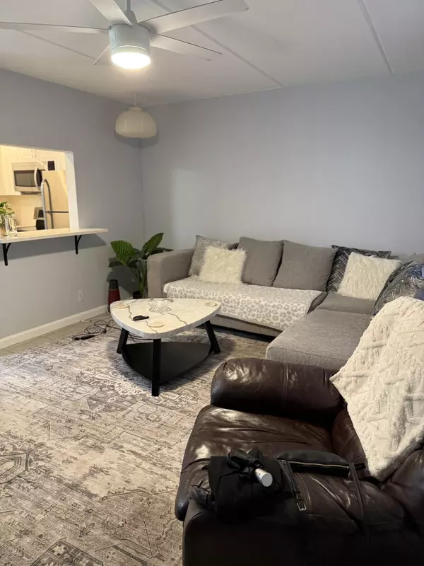 Palm Springs, FL 33461,200 E Village Green CIR K218