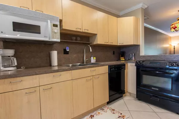 Boca Raton, FL 33433,8666 Bella Vista DR 111