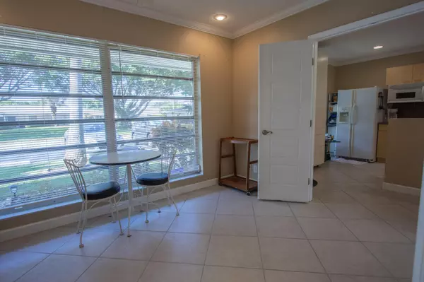 Boca Raton, FL 33433,8666 Bella Vista DR 111