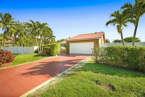 4548 SW 28th WAY, Dania, FL 33312