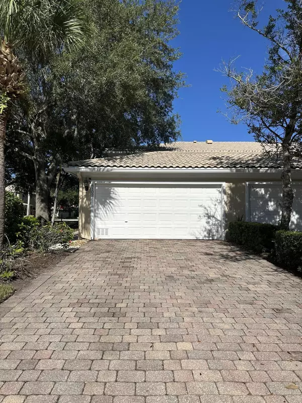 Jupiter, FL 33458,4102 Community DR