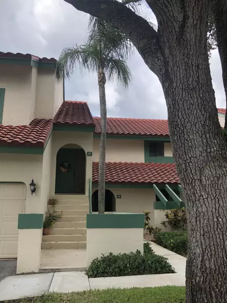 7 Lexington LN, Palm Beach Gardens, FL 33418
