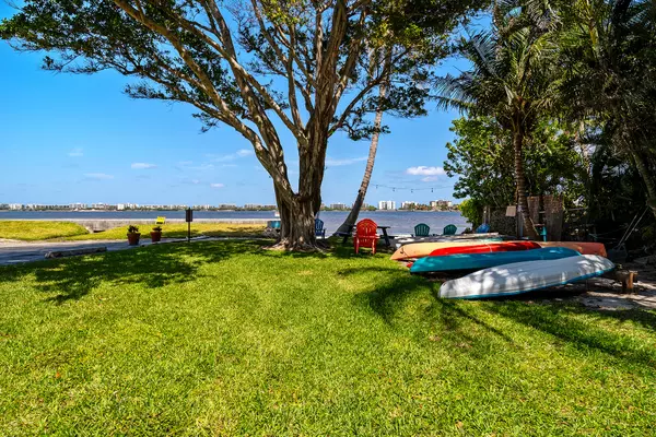 Lake Worth Beach, FL 33460,1516 S Lakeside DR #117