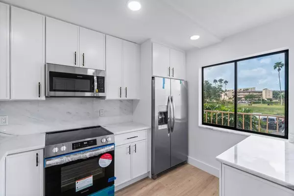 Delray Beach, FL 33446,6795 Huntington LN 205