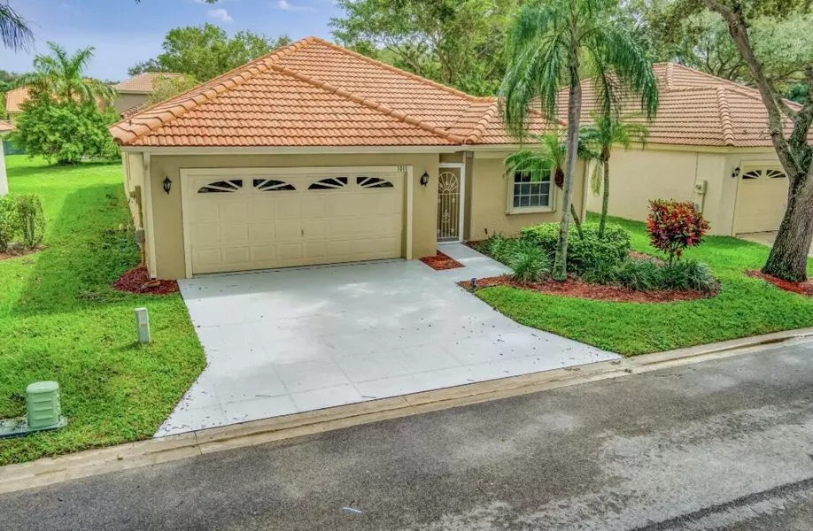 1011 Aspri WAY, Riviera Beach, FL 33418