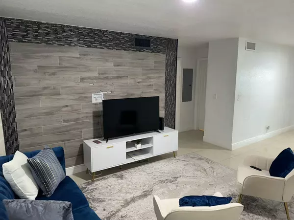 Pompano Beach, FL 33064,150 NE 26th CT