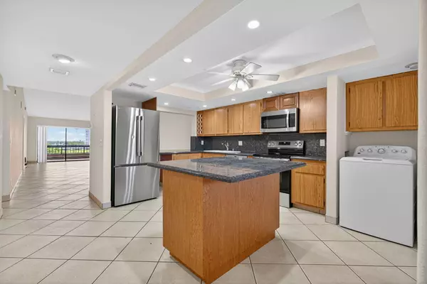 North Palm Beach, FL 33408,1030 Us Highway 1 413