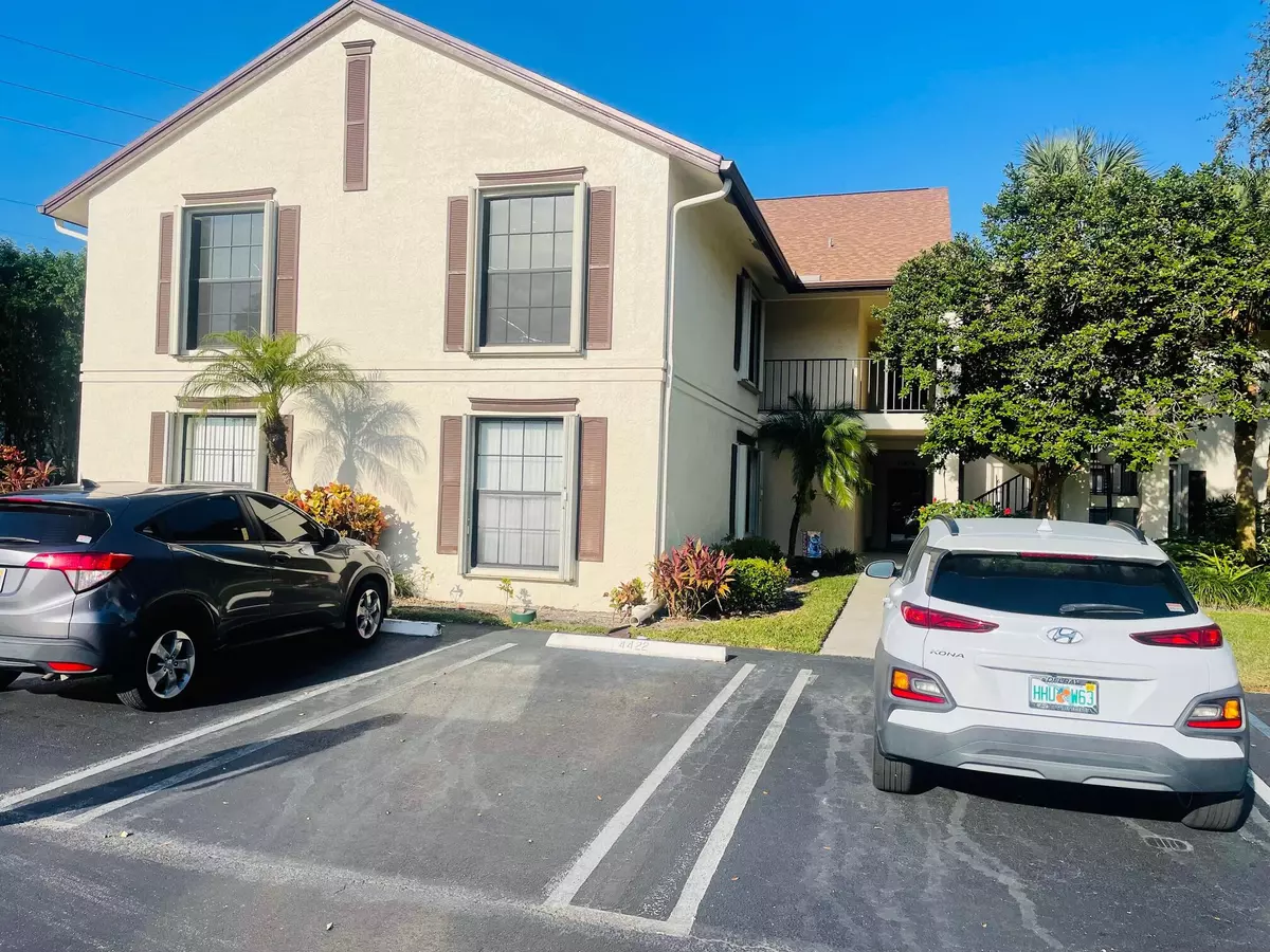 Greenacres, FL 33467,3372 Jog Park DR