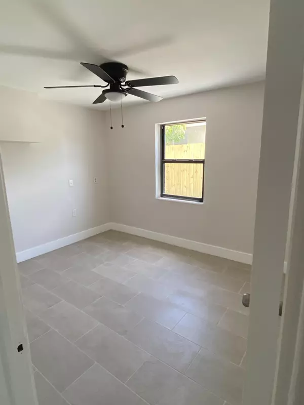 West Palm Beach, FL 33407,941 32nd ST