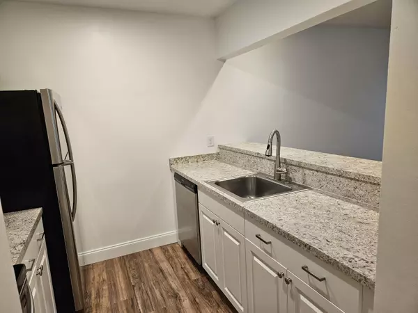 Boca Raton, FL 33486,825 NW 13th ST 115