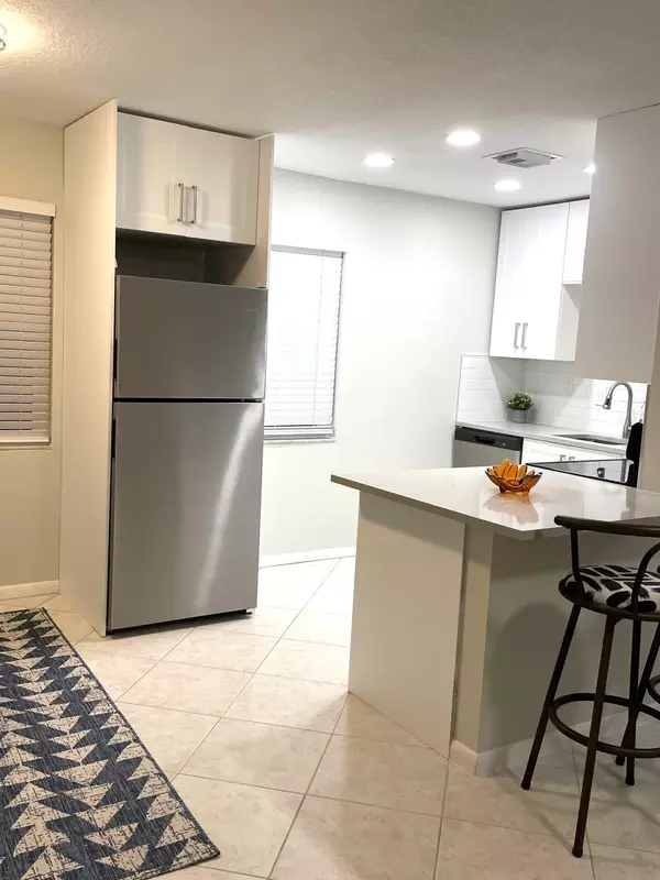 Delray Beach, FL 33484,185 Burgundy D