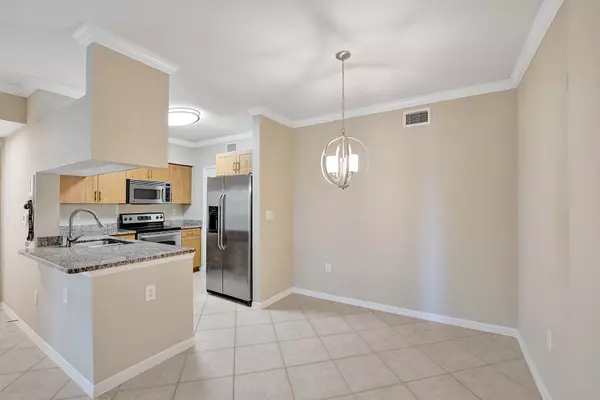 West Palm Beach, FL 33411,6533 Emerald Dunes DR 308