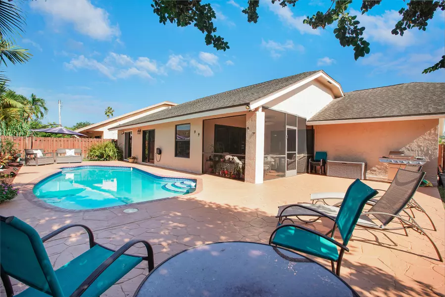 8675 SW 58th ST, Cooper City, FL 33328