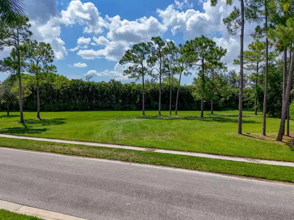 West Palm Beach, FL 33412,6121 Wildcat RUN