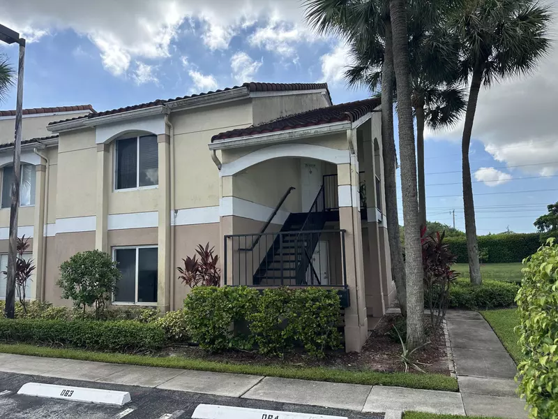 815 W Boynton Beach BLVD 5-106, Boynton Beach, FL 33426