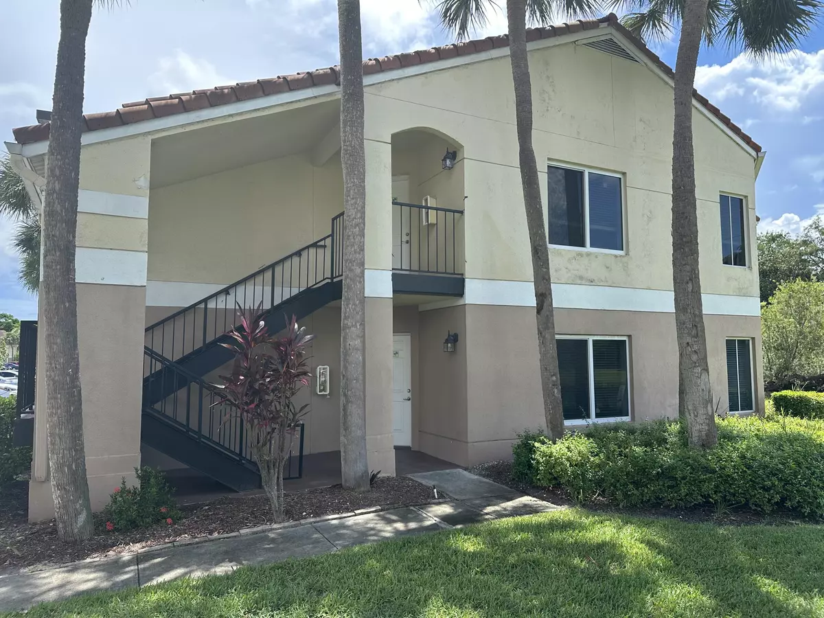Boynton Beach, FL 33426,815 W Boynton Beach BLVD 5-106