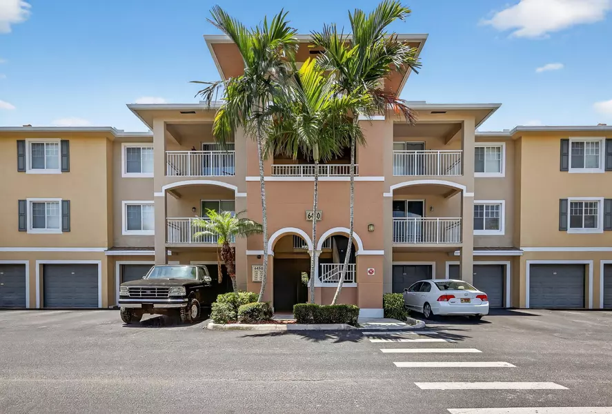 6450 Emerald Dunes DR 202, West Palm Beach, FL 33411