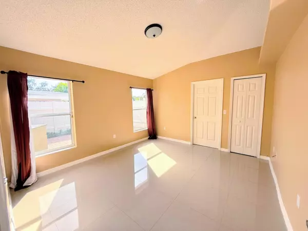 Vero Beach, FL 32962,2075 SW 4th AVE