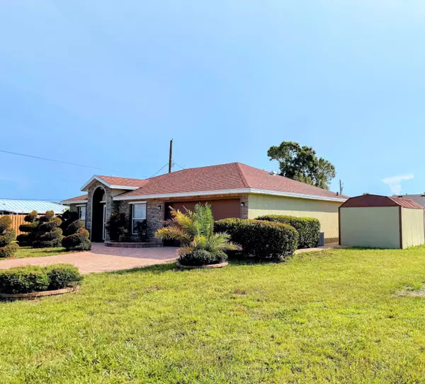 Vero Beach, FL 32962,2075 SW 4th AVE