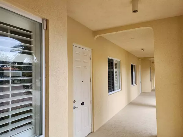 Fort Pierce, FL 34949,35 Harbour Isle DR 104