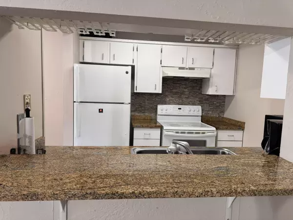 Okeechobee, FL 34974,3124 Us Highway 441 J1