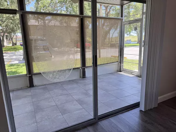 Okeechobee, FL 34974,3124 Us Highway 441 J1