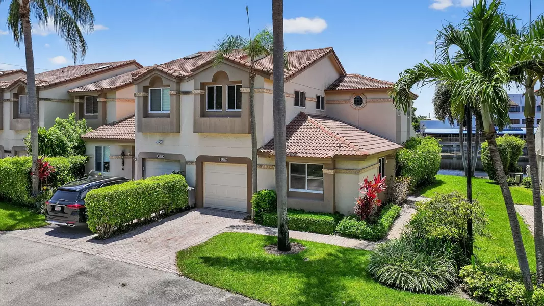 6806 Via Regina, Boca Raton, FL 33433
