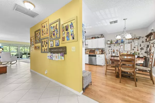 Delray Beach, FL 33484,5113 Poppy PL 201