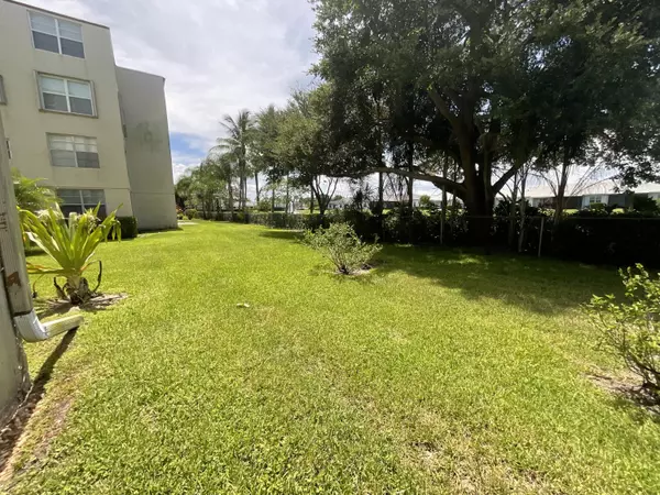 Delray Beach, FL 33446,25 Abbey 101 LN 101