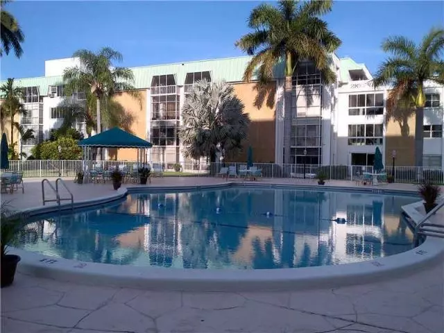 3040 NE 16th AVE 101, Oakland Park, FL 33334