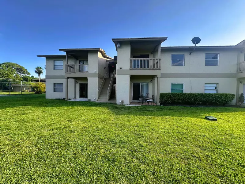 1766 Abbey RD 206, West Palm Beach, FL 33415
