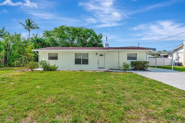 8968 SE Pine Cone LN, Hobe Sound, FL 33455