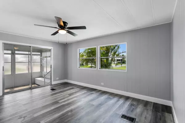 Boynton Beach, FL 33436,56011 Amparo Bay