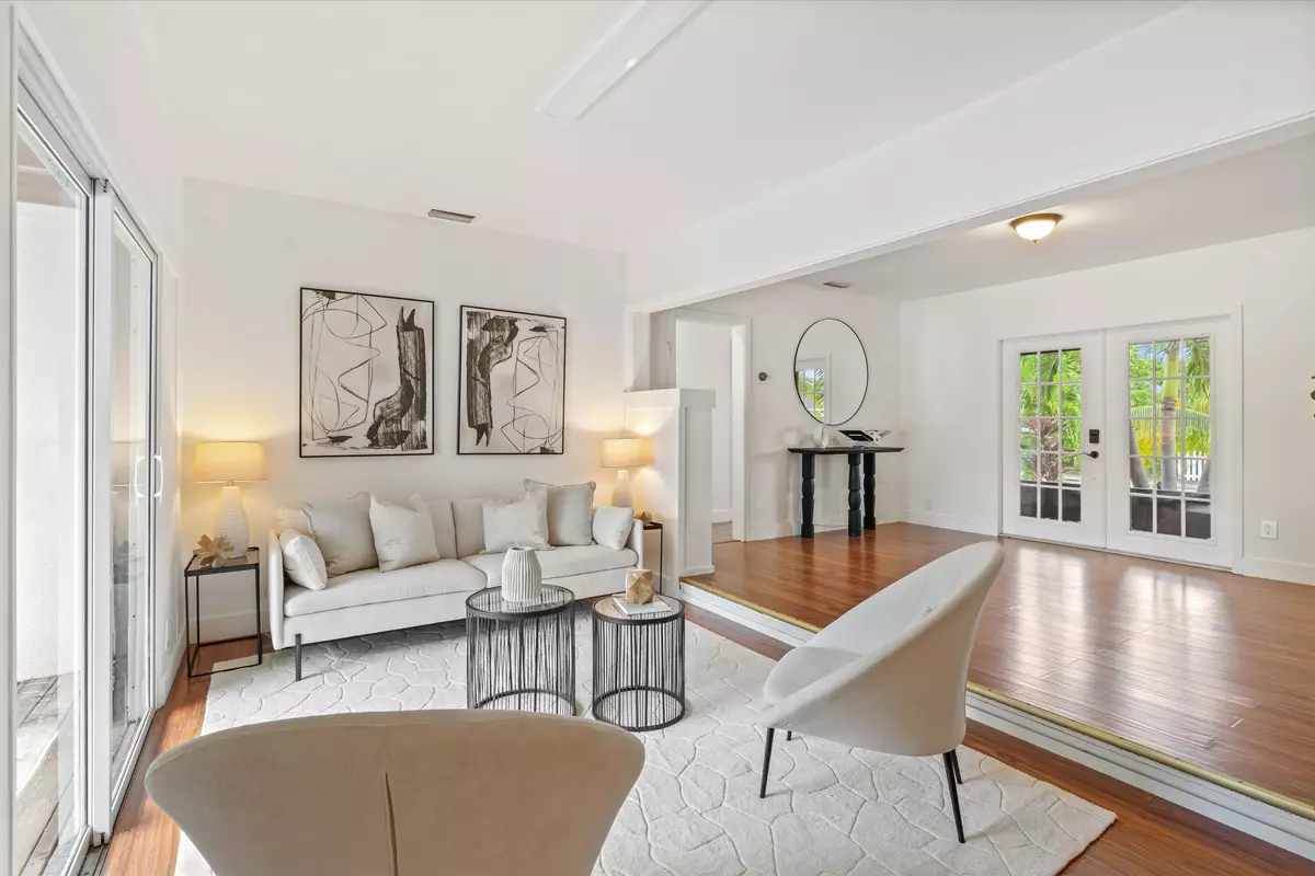 Lake Worth Beach, FL 33460,717 N E ST