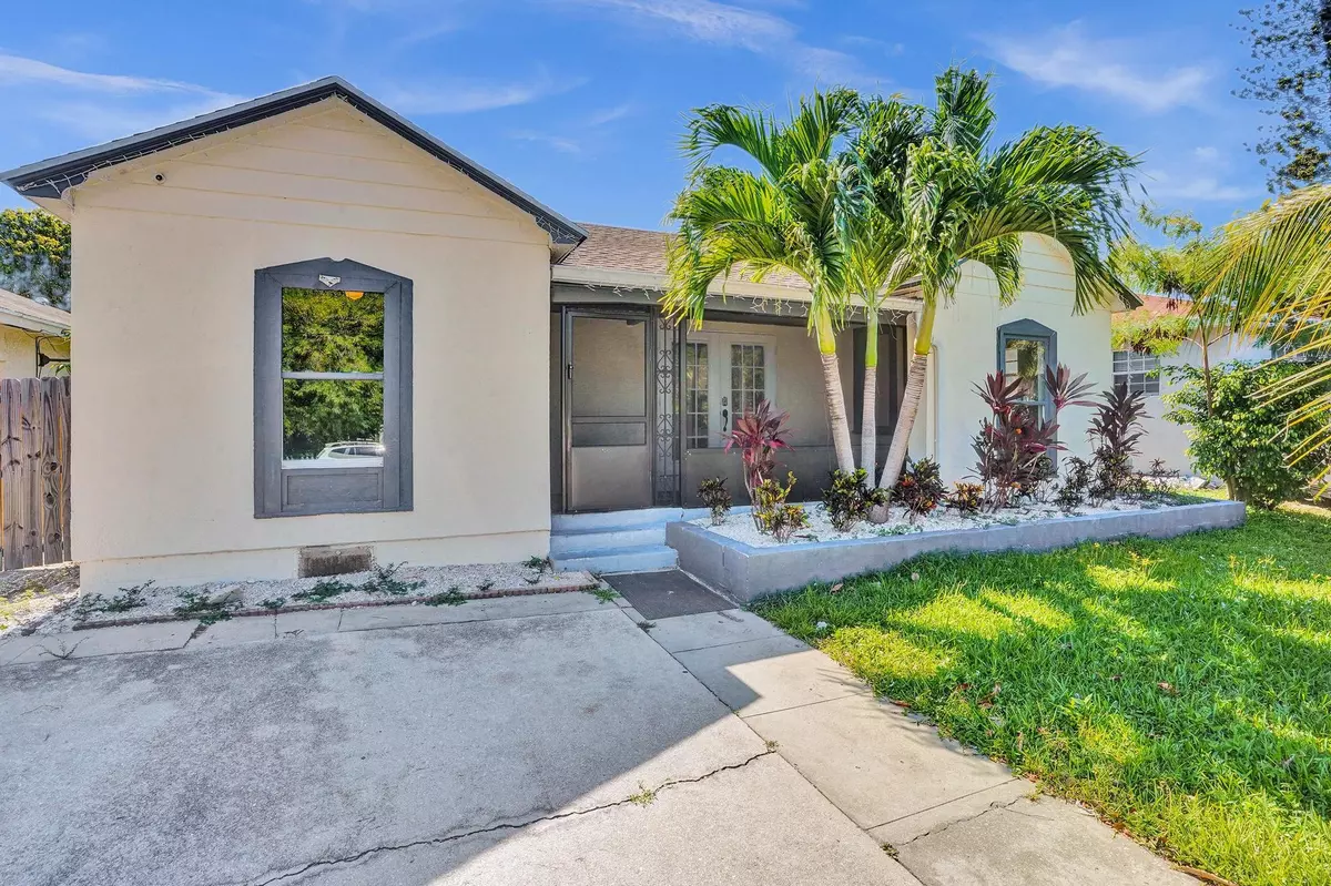 Lake Worth Beach, FL 33460,717 N E E ST