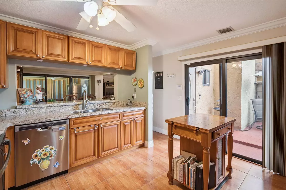 Tamarac, FL 33321,8041 NW 71st CT