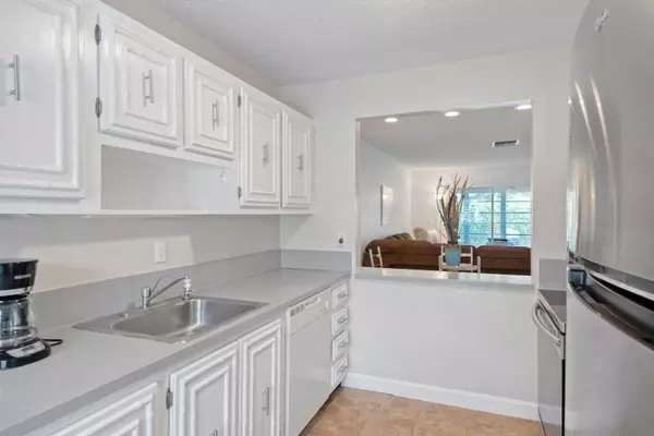 Delray Beach, FL 33484,13670 Via Flora B