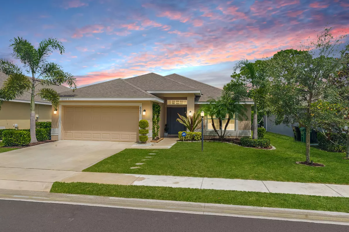 Port Saint Lucie, FL 34983,667 NE Turtleback TRL