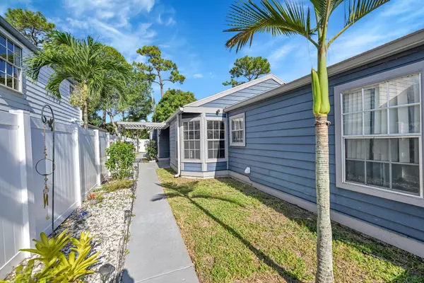 West Palm Beach, FL 33415,1325 Strawberry LN