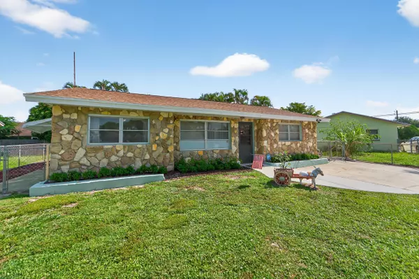 5531 S 35th CT, Greenacres, FL 33463