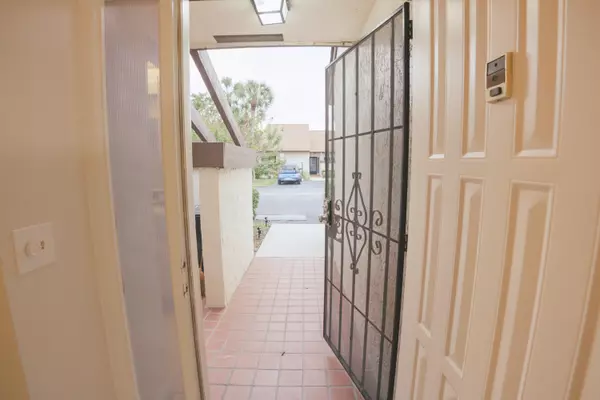 Lake Worth, FL 33467,3950 Silver Maple DR C