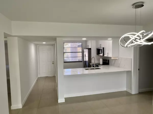 West Palm Beach, FL 33409,3501 Village Blvd Apt 104