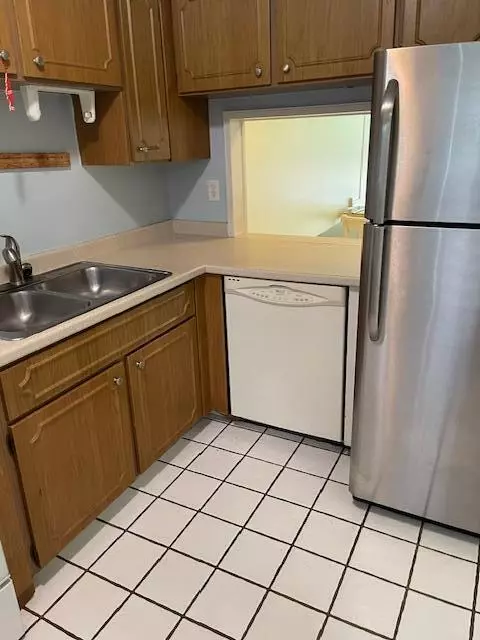 Stuart, FL 34994,1900 S Kanner HWY 3-104