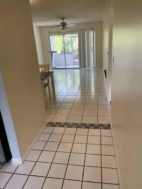 Stuart, FL 34994,1900 S Kanner HWY 3-104