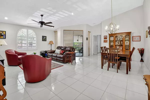 Boynton Beach, FL 33437,5203 Europa DR N