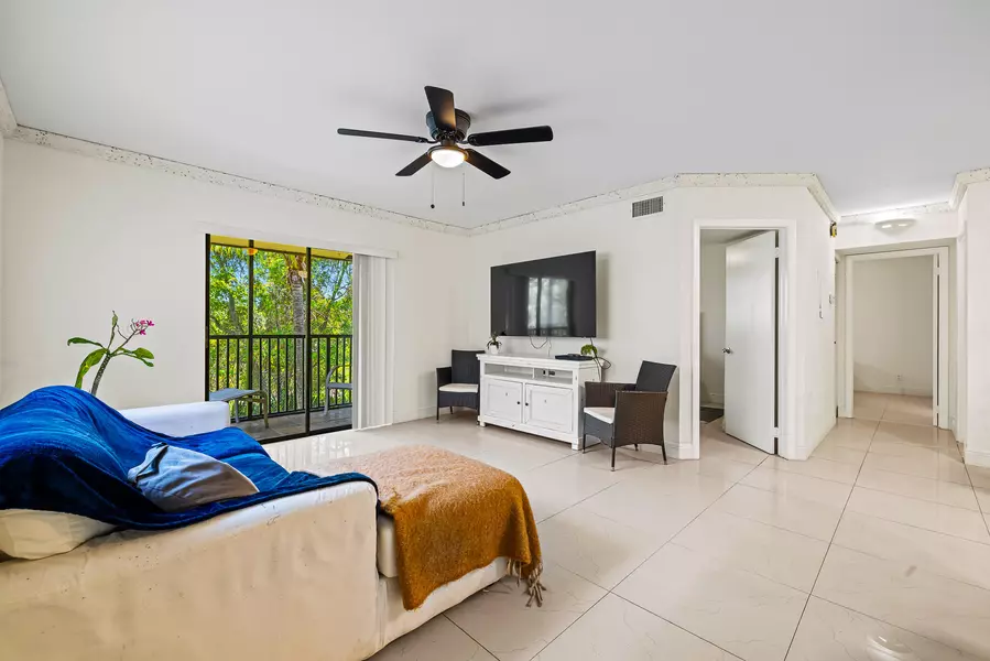 610 Trace CIR 206, Deerfield Beach, FL 33441