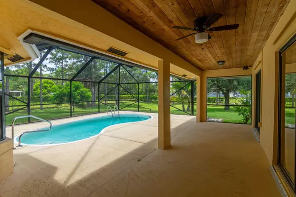 Loxahatchee, FL 33470,15210 N 67th CT